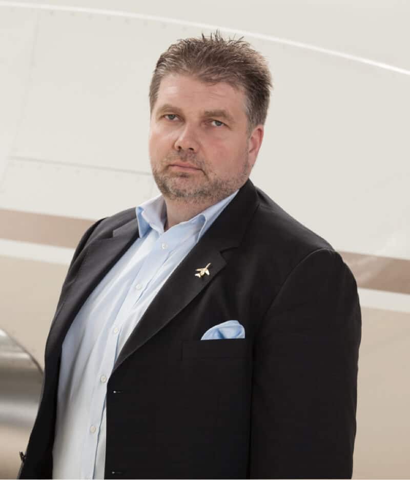 Capt. Dr.-Ing. Dirk H. Bruse Capt. Dr.-Ing. Dirk H. Bruse