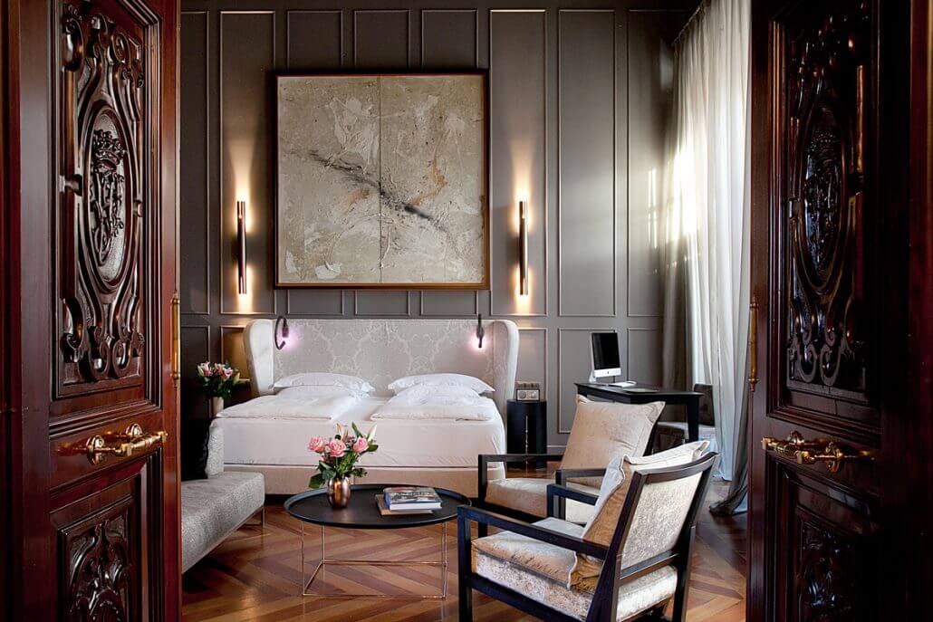 Palacio Sevilla luxury Suite bedroom kingsize bed