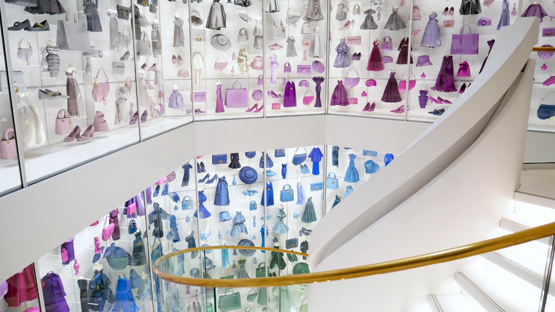 Visit to La Galerie Dior at 30 Avenue Montaigne